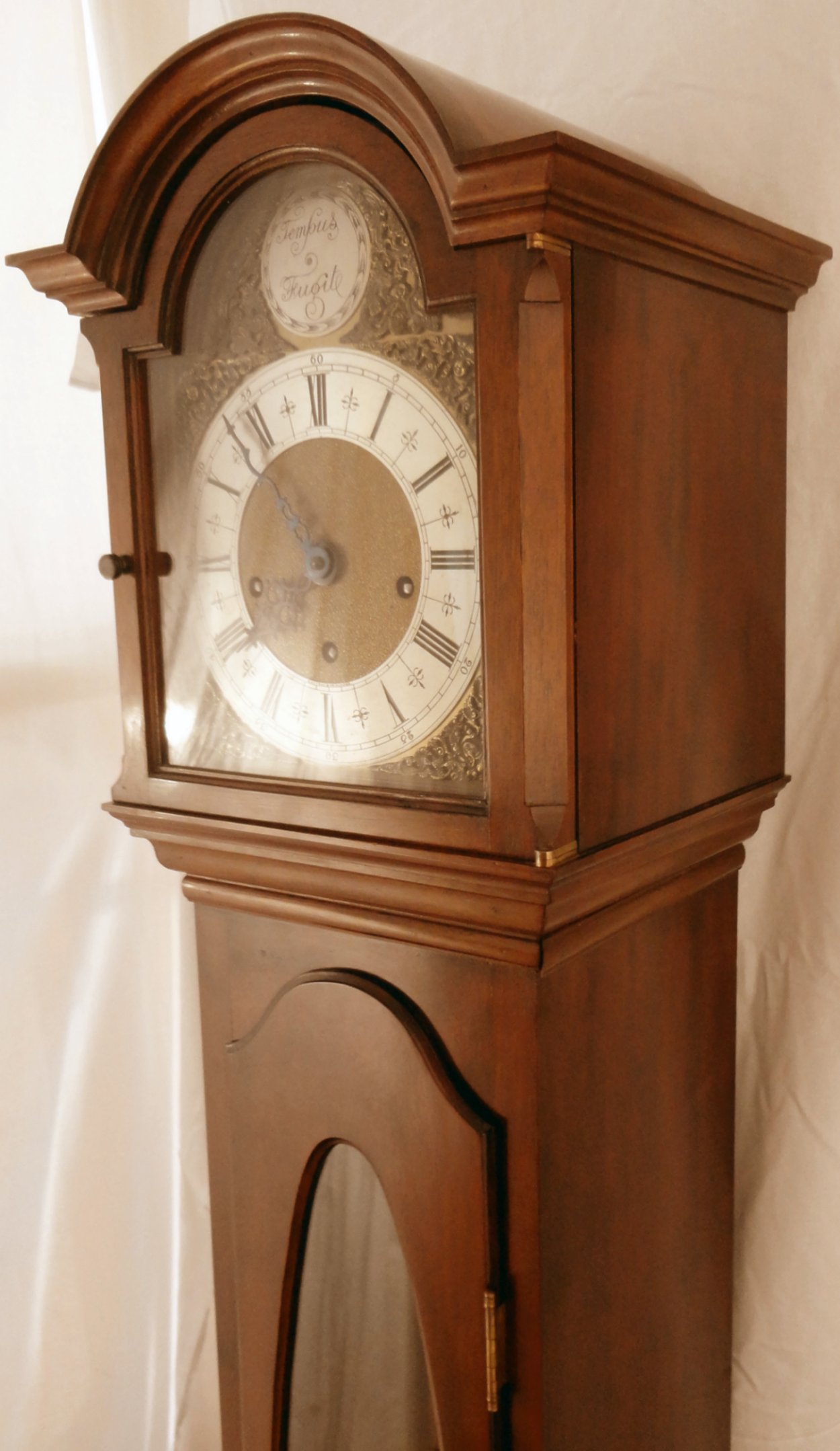 Nice quality mahogany Westminster quarter chime grandaughter clock